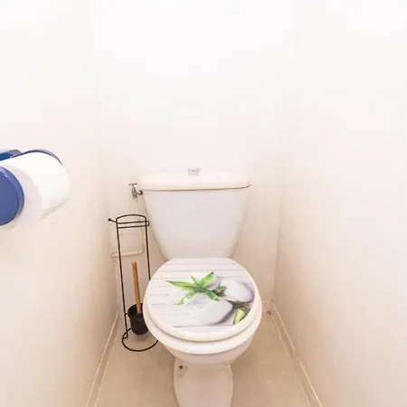 Appartement Pause Riviera Avec Terrasse, A 300 Metres De La *