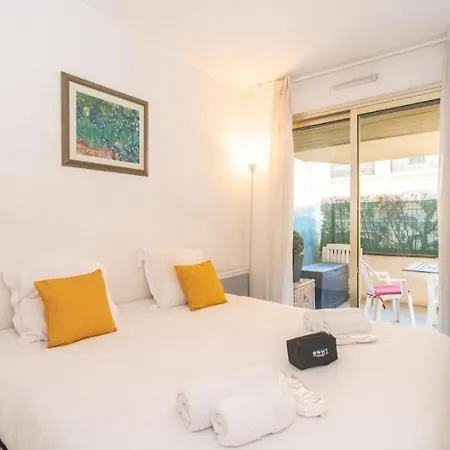 Apartment Pause Riviera Avec Terrasse, A 300 Metres De La Cannes